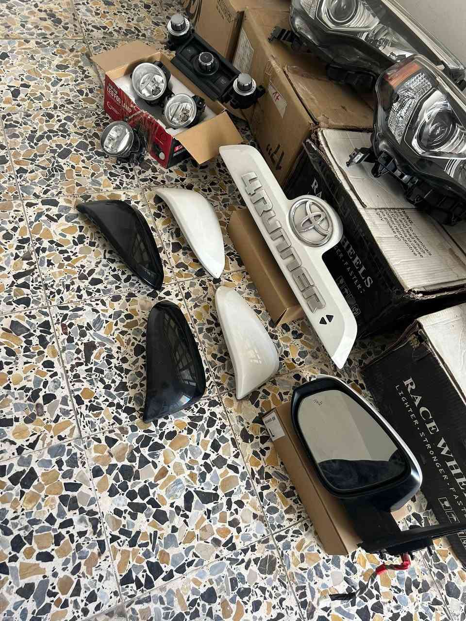 السلام عليكم  توفرت غراض فور رنر متنوعة
زوج  لايت اصلي وكالة زيرو من موديل 22 إلى 24

لايت اصلي جهة اليمين اصلي من 14 إلى 20

بك لايت اصلي وكالة مكاني بغداد

للتواصل ***********

يوجد توصيل
