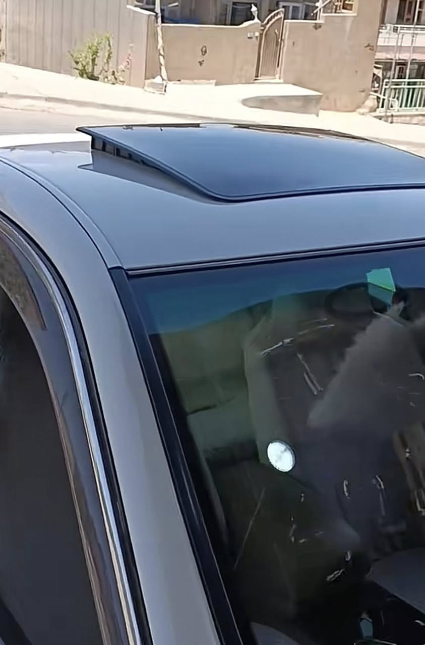 سڵایدی بەرزی شاهینە و مەلیکە لەپیرەمەگرون ١٥ هەزار(***********)
