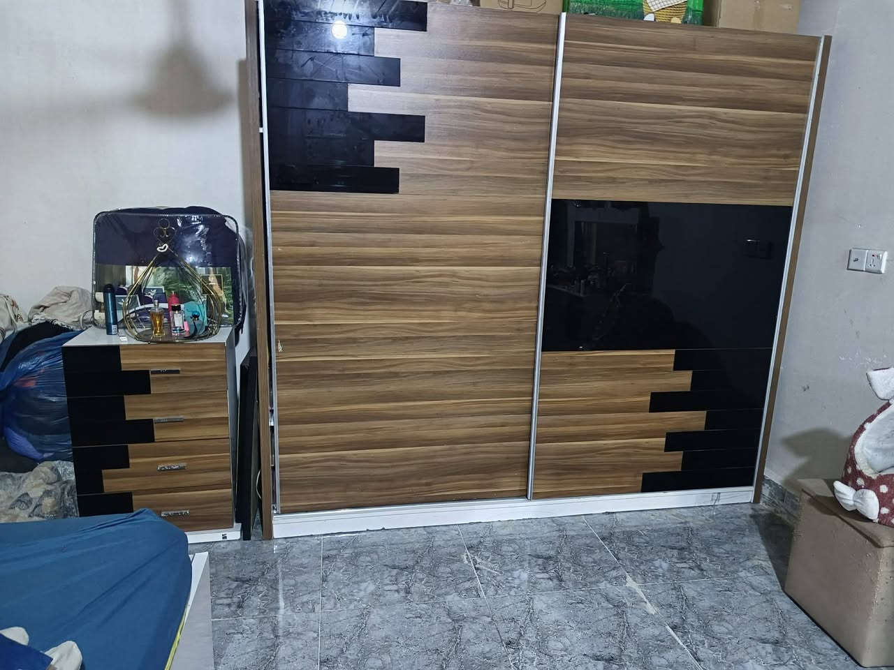 السلام عليكم 
أثاث بيت كامل للبيع
مكلف بلنشر الشراي يتصل***********
