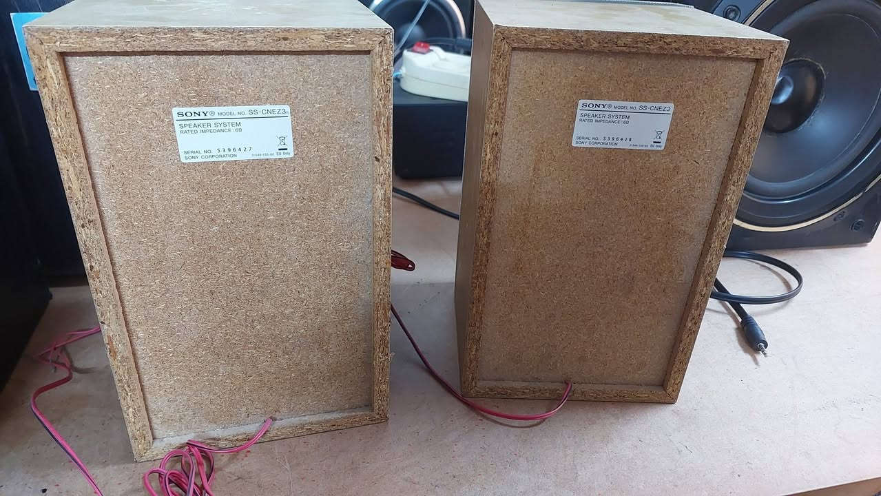 السلام عليكم.. عرض #2026024
سبيكرات سوني 
CNEZ3 SONY Mini HIFI speakers
القدرة 50W , الارتفاع 24cm, العرض 15cm
السعر 46 الف دينار عراقي و بيها مجال بسيط للطيبين أكيد 💖
متوفر التوصيل كل المحافظات.
Mustafa Electronics 
Audio , Video & Electronics
Whatsapp: ***********
