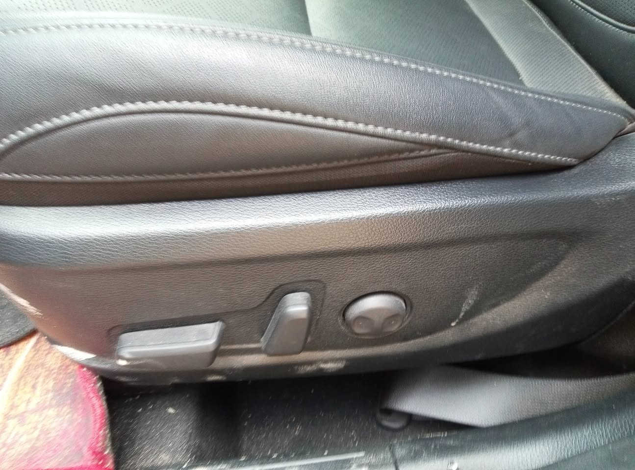 يا الله سلتوز للبيع فقط موديل 2025 بيها فقط قطعتين جاملغ وبنيد بدون شواصي بدون فخذه ماشيه 3000 ميل بوضع الوكالة ارباك فقط دركة الستيرن  تترقم جميع المحافظات السعر 162 وبيها مجال لتواصل ***********
