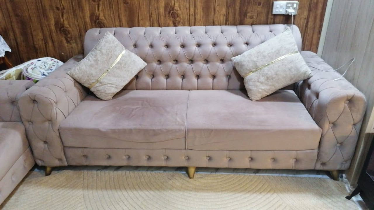 قنفات البيع عدد ٢ جدت العنوان البصره موفقيه رقم الموبايل ***********
