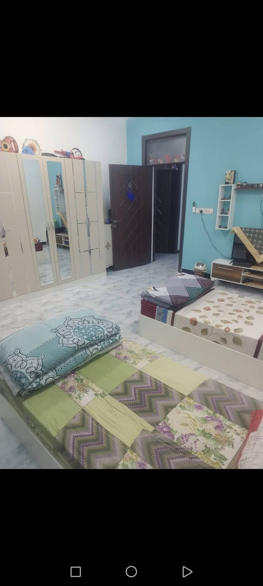 للبيع بيت في الكاظمية الطي شارع الصافي الفرع السابع مساحته 150 ااواجهه 9 ملك 100 أوقاف 50 للاستفسار الاتصال على الرقم ***********
