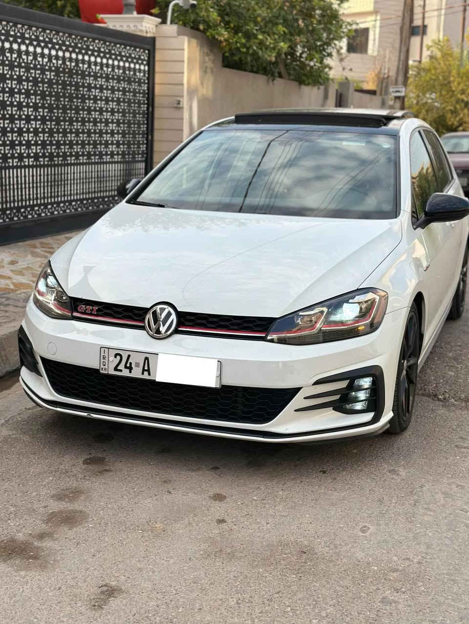 Golf Gti 2021
بوفروشتن
سياره بي حاديسيه تةنها 3 بارجه بخه بي ليدران بي گورين بي ارباگ بي ناو حاديسي نيه

بانوراما 
كوشن جلد 
بصمه 
شاشه گةوره
كوشن هيتر 

سياركة ستوكة هيج دسكاري گير و مكيني نكراوه 
لةسةر دقي شةريكيه 
96 هةزار كيلومتر روشته 

رسمي حاديسكةي دانراوه 

شويني سياركة / كركوكة
***********
***********
175$
