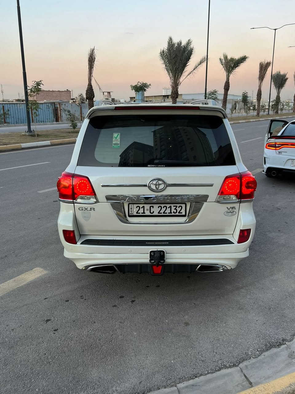 السلام عليكم
للبيع لاندكروز
موديل2015 
بريم بيهة طخة بين البابين ومصبوغات  صفة الصدر 
اللون ابيض
مكينة 6 سلندر
تخم تاير جديد 
ثلاجة
حساسات  خلفي 
فتحة سقف
تحكم ستيرن
نظام ترحيب
ماشية 101
بصمة
السيارة بأ سم عربي
السعر360 وبيه مجال بسيط
مكان السيارة بغداد حي الجهاد
***********
