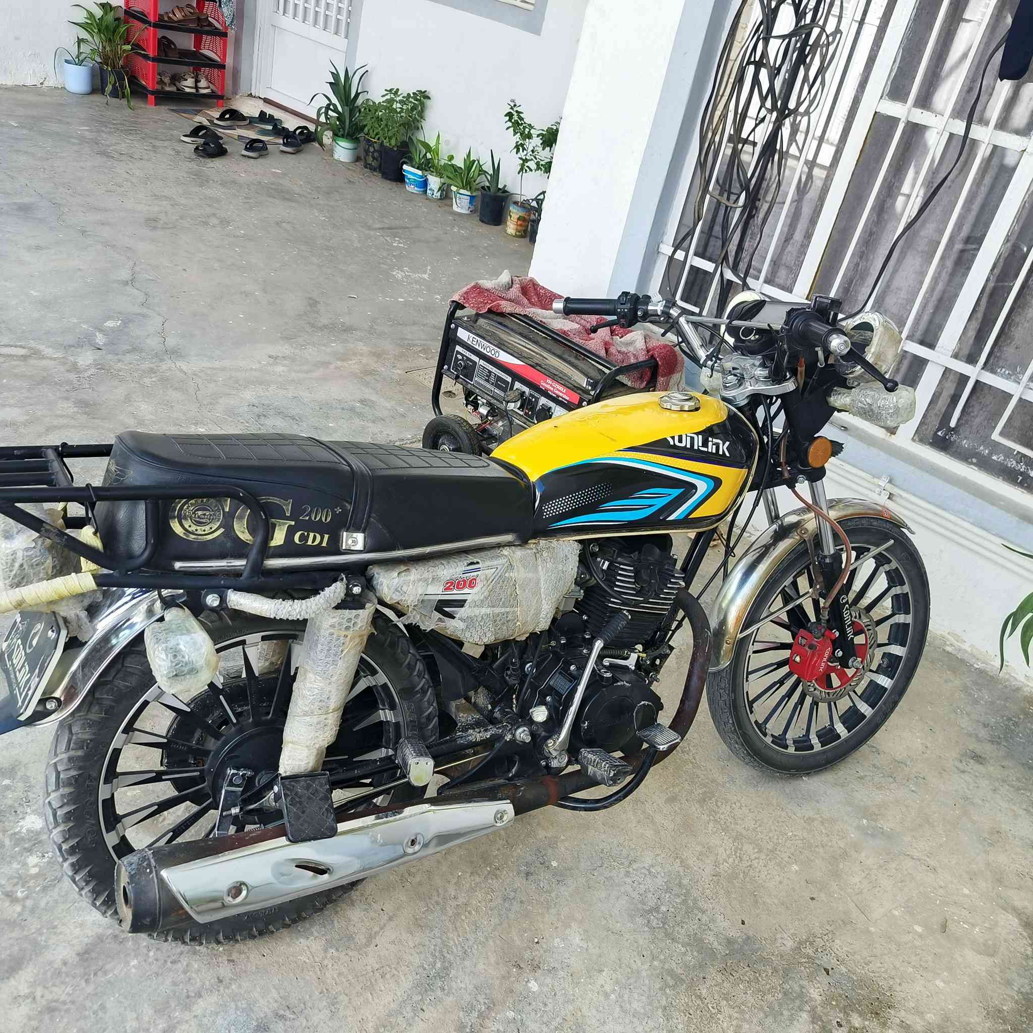 سلام عليكم دراجة للبيع موديل 24
شكل 25 نضيفة ومتوازي علا بيعتهة لسعر 350 رقمي ***********
