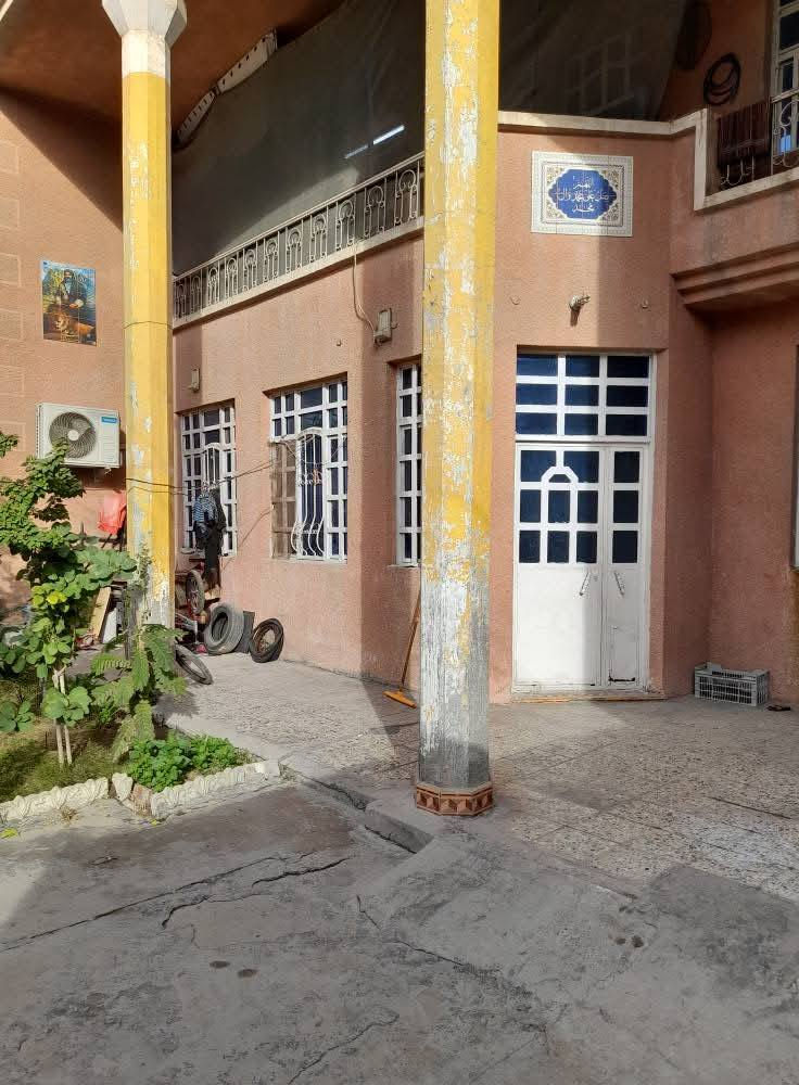 بيت للبيع – البلديات / الضباط
🛑🛑 بيت بسعر كاع 🛑🛑

مستعجل على بيعته وبسعر مناسب جدا
طابو صرف | 300 م الواجه ١٢م والنزال ٢٥م
طابقين + كراج + حديقة داخلية+صحيات
الطابق الأول: استقبال، صالة، مطبخ، غرفتين
الطابق الثاني: 4 غرف
منئور حول البيت

للاستفسار خاص او على الأرقام التالية 
***********
***********
