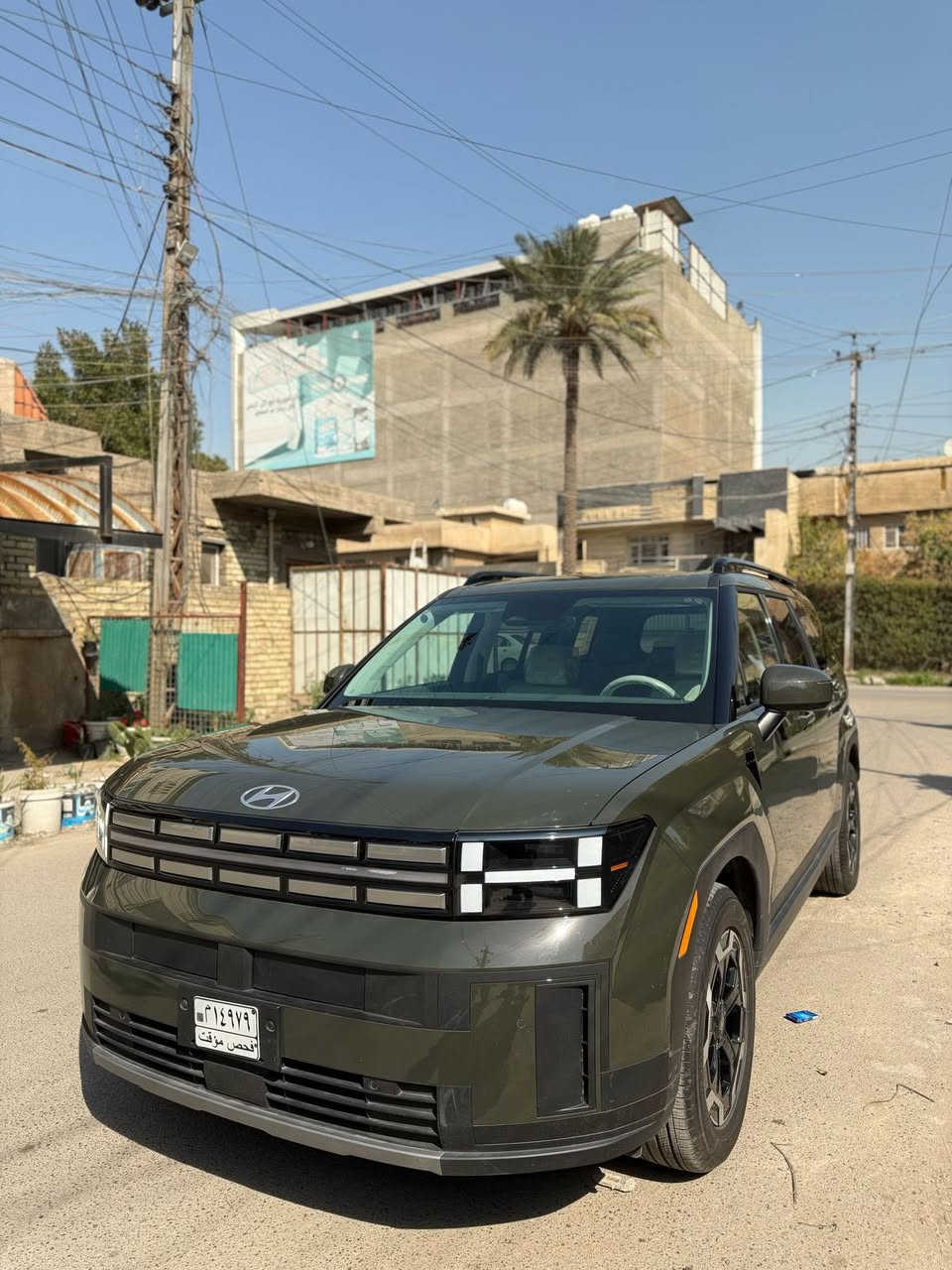 السلام عليكم سنتافي 24 للبيع السياره فول مواصفات عده الفتحه  لون  قليل منه نادره متلكه كم وحده بهذا اللون حادثه قبق صندوك  وتبدل نفس اللون من شركه هيونداي وانصبغ قليل من الجاملغ الخلفي  السياره ماشيه ١٥ الف كيلو بعده زيرو الله شاهد السياره نضيفها وتخبل محركها 2500 توربو   رقمه بغداد سعر السياره 280  وبيه مجال رقمه بغداد للاستفسار *********** مكان السياره بغداد شهداء البياع
