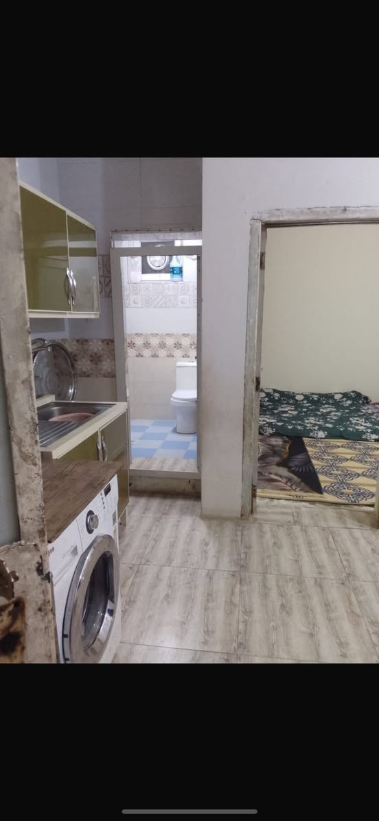 بيت ١٠٠ متر الخطيب الزراعي شارع الرسول يحتوي ع قاط ثاني معزول السعر ١٣٠ وبي مجال للاستفسار الاتصال ع الرقم فقط ***********
