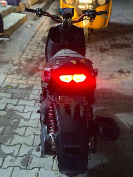 سلام عليكم 
سكنس جبلي للبيع بلادية شغالة نكرة سلف مكينة مامفتوحة أبد ع وضعها البلادي دراجة شلعة ومعدل تخبل كهربائيات كلها شغالة 
مدينة الصدر قطاع 41 
رقمي موجود واتساب ***********
