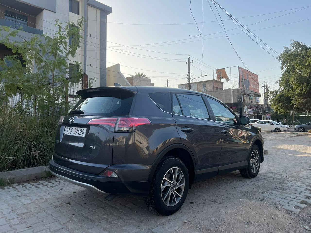 راف4 موديل2018Xle
رقم بغداد هزة وسنوية جدد وبأسمي
جاهزة للاخير صبغ ٣ قطع بدون دواخل وصور الظرر مرفقة
كير ومكينة مكفولات ماشية ٦٠الف 
معروفة مواصفاتهة فتحة وشاشة وكامرا وتحكم ستيرن رادار تحديد مسار وبقية المواصفات المعروفة
عارضهة ١٥٢ وبيهة مجال 
مكان السيارة بغداد مقابل مرور الطوبجي
للاستفسار الاتصال ***********
