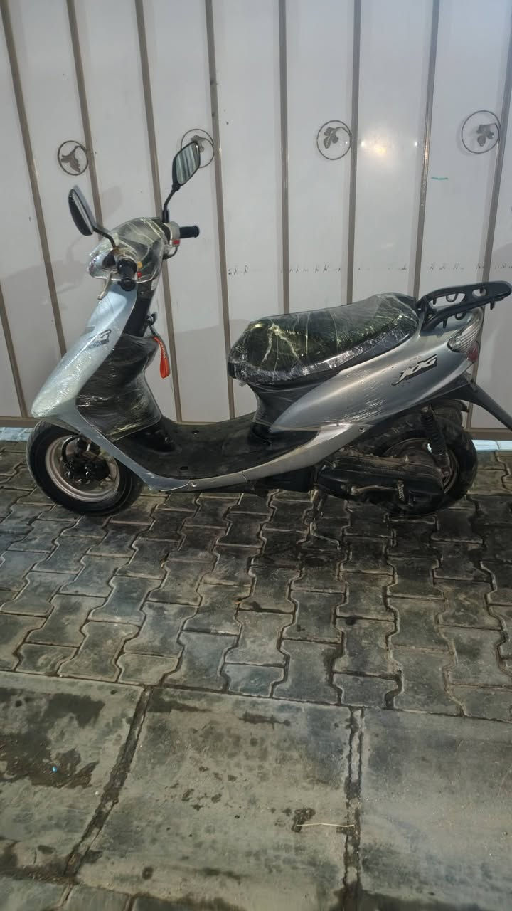 سلام عليكم دراجة عصفورية فحل للبيع كهربائيات شغالة  نكرة سلف هندر واحد  اوراق يابان موجود قبل سنة نزلتة من رمبة وهملتها وهسة بيها بس الكابريتر يخمد السعر 325 وبيها مجال وين متريد  المكان حي القاهرة بغداد قرب سوق علي نعمة


**إذا كنت صاحب هذا الإعلان وتريد حذفه لأي سبب، رجاءا أرسل رسالة إلى الدعم الفني**