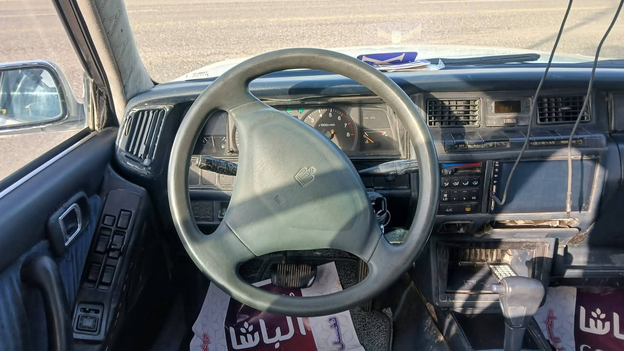 سلام عليكم سياره أرنب موديل 1994 رقم بغداد مشروع وطني السنويه 29 السياره مكفوله من الضربه ولكص ونقل الجثه فقط بيه ربلة ولف فقط السعر 67 بيه مجال الرقم ***********
