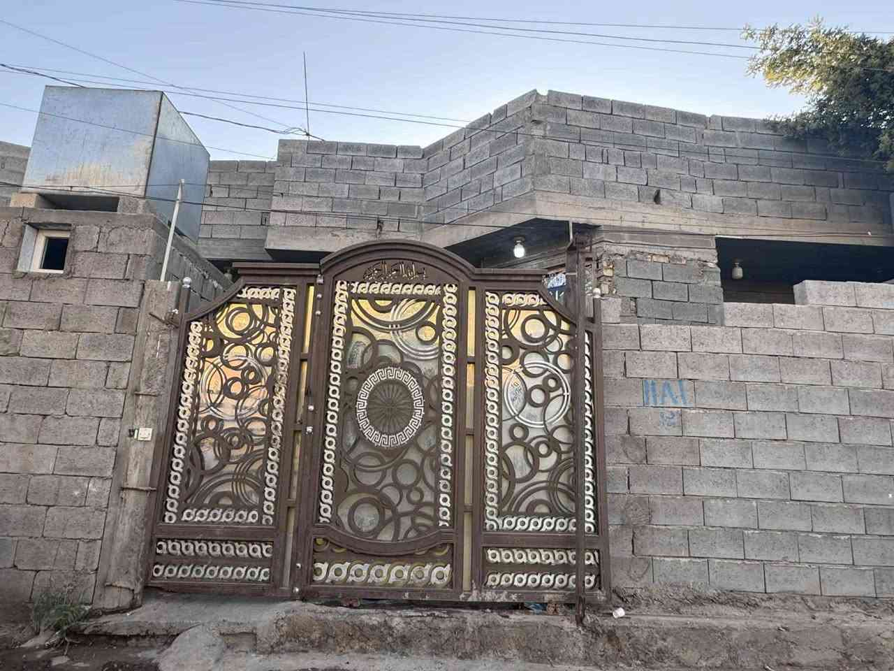 خلفه كليه الطب الاسنان 
بيت البيع مساحه ٢٠٠ واجهيه ٩ نزال ٢١. غرفتين نوم صاله ديوانيه هول مطبخ ضحيات داخلي خارجي 
مناور ٣
سعره 80 قابل للتفاوض 
رقم الهاتف ***********

