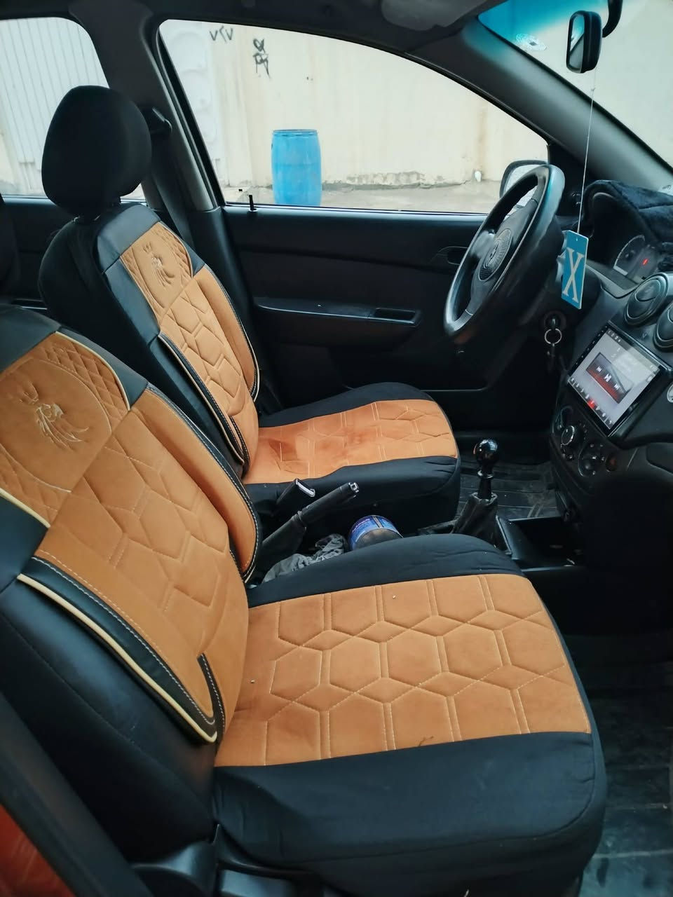 السلام عليكم افيو موديل 2007 رقم دهوك جديد شرط التحويل محرك وكير وتايرات كلو شرط بيها بوند مرشوش اثر جراد وبيها بارد بجاملغ الخلفي فقط السعر 60 وبيها مجال مكانها موصل جانب الايسر ***********
