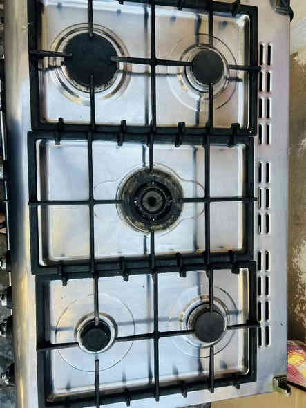 السلام عليكم طباخ ال جي العربي نضيف ماعندي مكان واريد ابيعه 5 عيون وفرن كلشي شغال بي ب150 وبي مجال مكاني بغداد الشعب رقم***********
