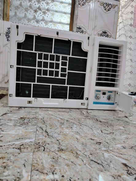 مكيف للبيع نوعية ميديا طنين اخو الجديد بلادي تدفئه تبريد سعرة 250 بغداد مدينة الصدر ***********
