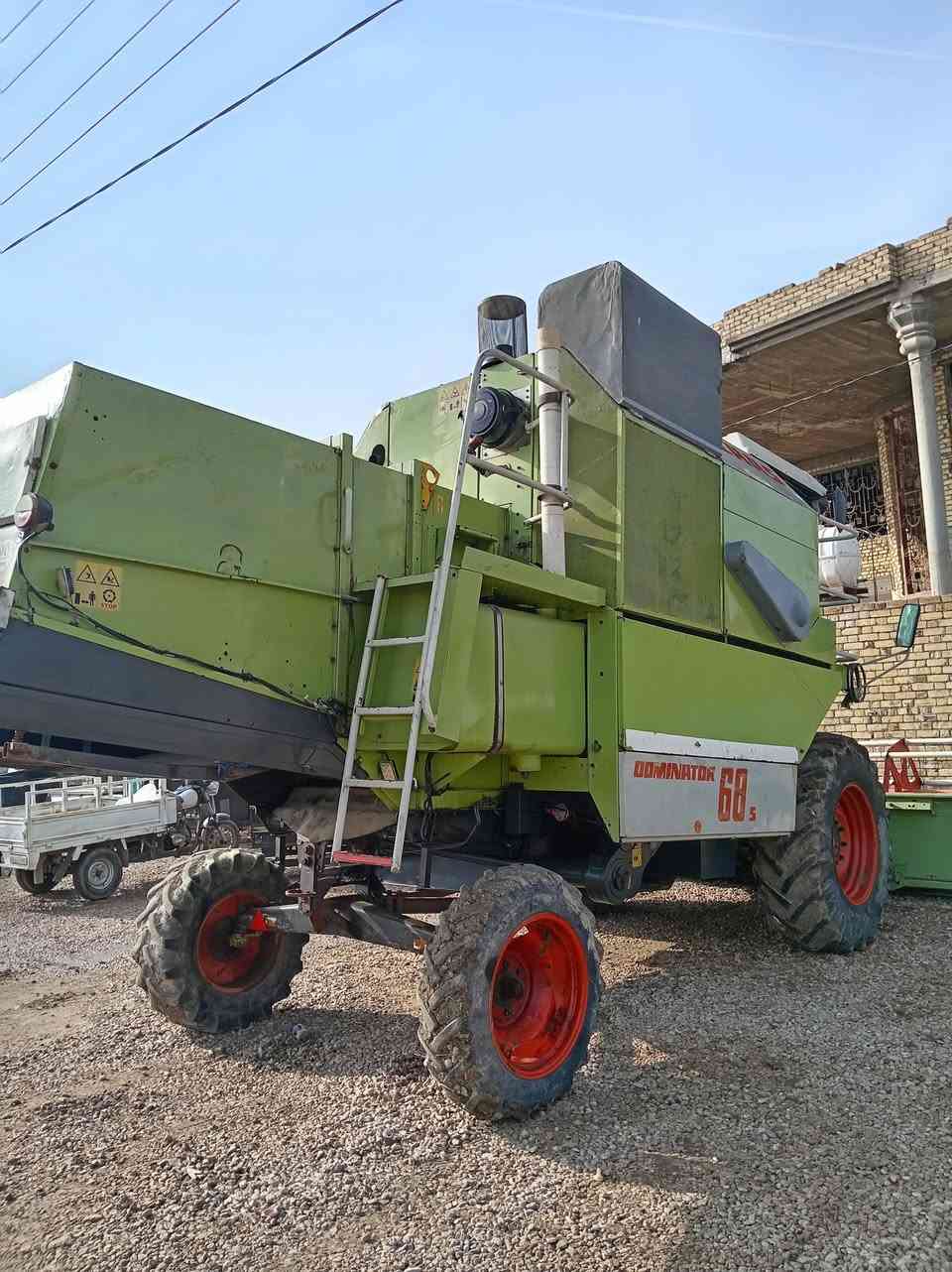 السلام عليكم
حاصده للبيع موديل ٢٠٠٠ مكفوله من الطك والصبغ واللحيم محرك طرح رقم أربيل
للاستفسار الاتصال على الرقم ***********
