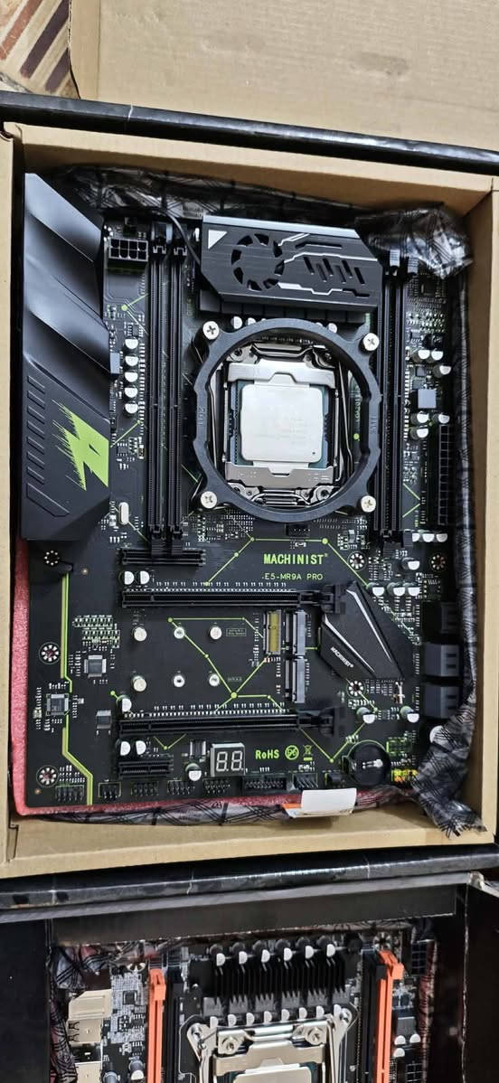 سلام عليكم  بورد asus series x99 مع معالج xeun 2697v3
 مع بورد MR9A PRO معالج xeon 2680v3  شرط الفحص شغالات  قيم وخذ  مكان كربلاء


**إذا كنت صاحب هذا الإعلان وتريد حذفه لأي سبب، رجاءا أرسل رسالة إلى الدعم الفني**