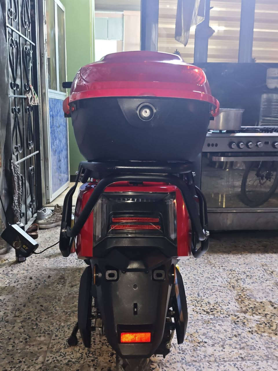 دراجه شحن ملف 2500 بطاريات6 كلهن جدد قبل يومين بدلتهن خير من الله دراجه جي تي من حسين وحسن الجديده مالته بمليون و٢٠٠ الله شاهد دراجه ما نقصهة برغي مكفوله نضافه 100من 100 بطاريات وملف وكلشي بيه مكفول بطاريات جدد كلهن سرعه100 بدأت فول مواصفات درع الدراجه هواي بيها مواصفات درع وجنطه ودبل بصمه ودبل سويج كرت تشغيل لايت عدسه دراجه ما بيه نقص من كل نواحي ولله تجي تشوف بعينك *********** سعر تصل ونتفاهم سعر مناسب
