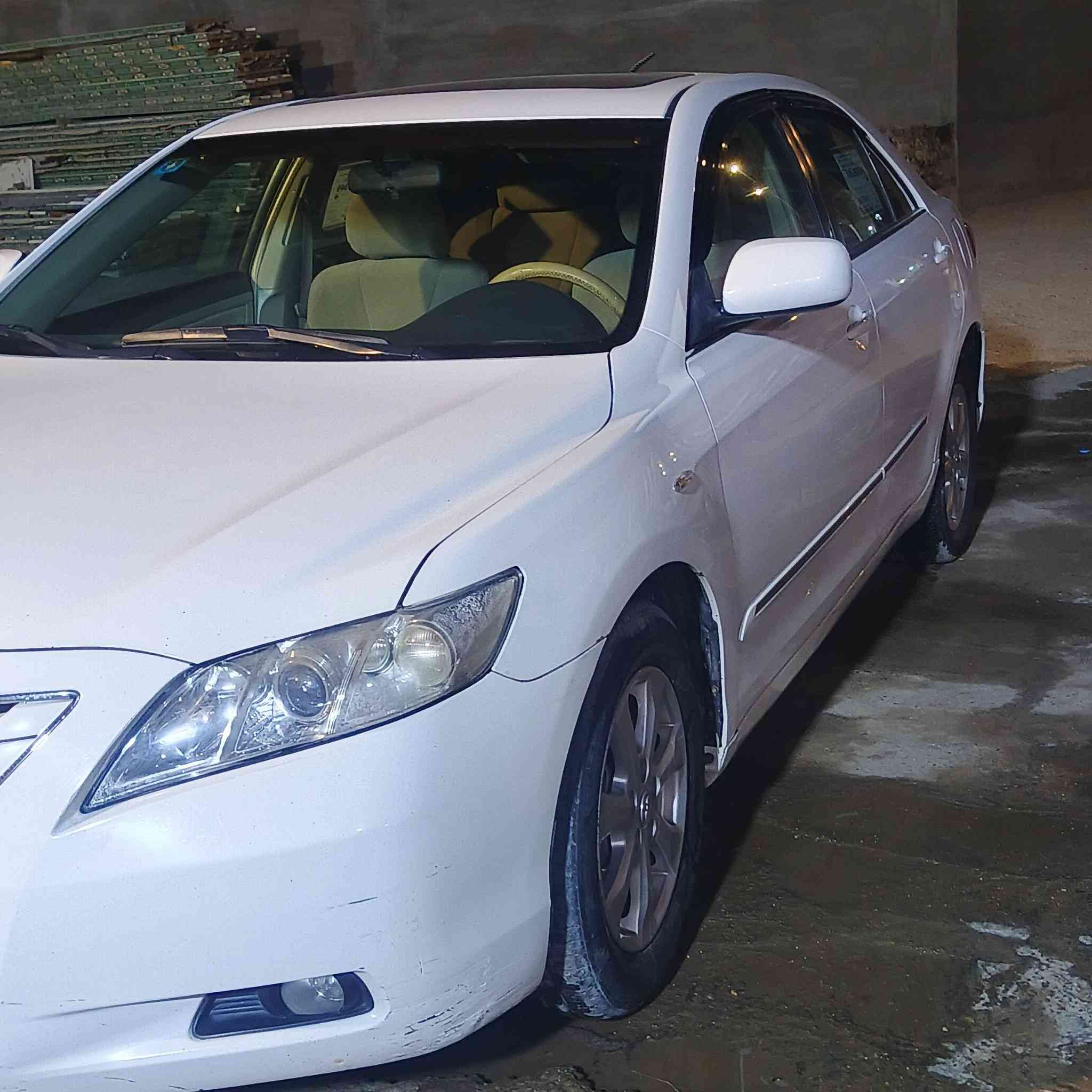 كامري موديل 2009
وارد خليجي 
مكفوله من ضربة و صبغ 
رقم بغداد بأسمي تحويل مباشر 
كشن كهربائي 
فتحه سقف 
السياره احلى من الصوره 
مكاني الرمادي  . السعر 125$ وبيها مجال للشراي 

‏‪***********‬‏ اتصل وتدلل
