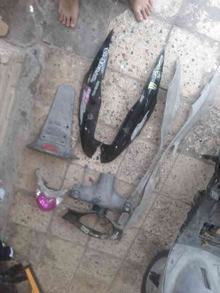 السلام عليكم دراجه.ماكس منغولي للبيع السعر ٢٠٠ كلچ امامي رياضي اصلي دبل خلفي اصلي صلنصه اف ام نقصهه چبنه الي وره الملف دراجه شغاله شلعه ومعدل مكاني بياع  تقاطع درويش ***********
