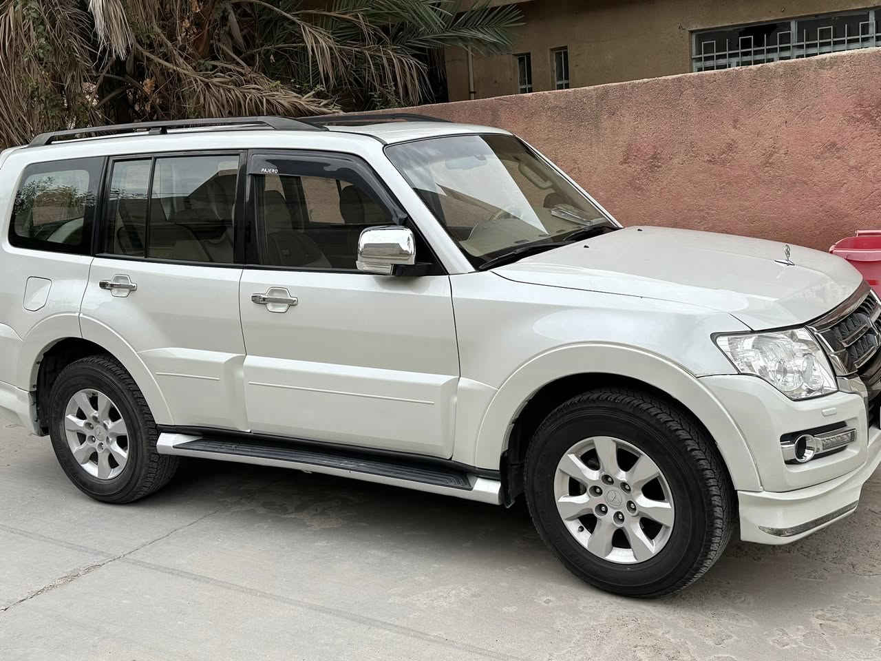 باجيرو خليجي حبتور
موديل 2016
فئه GLS
مواصفات حبتور 
اسلايت 
شاشه جبير 
كأمره 
كشنات جلد 
كشنات كهربائي
مرايه شفط 
دفع رباعي 
٧ راكب 
معروفه مواصفاته 
سياره صبغ تكمه صفحه سكن سبب شخوط 
كير مكينه بشرط 
ماشي ١٢٨ كيلو 
عنوان ديالى خانقين 
سعره 191 او بي مجال للشراي 
واي استفسار 
***********
