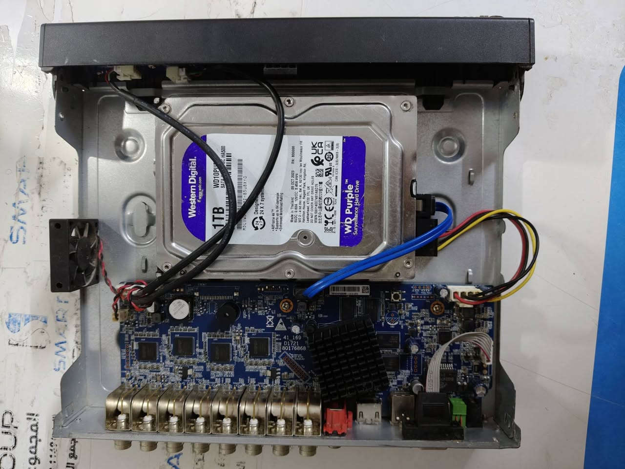 السلام عليكم من رخصه المدير للبيع جهاز نوع دهوا أصلي 5 ميكا 16 جنل يدعم الذكاء الصطناعي التقط صوره تتبع للأشخاص هارد تخزين واحد تيرا البنفسجي الأصلي سكن بغداد تليفون واتساب *********** اتصل وتدلل
