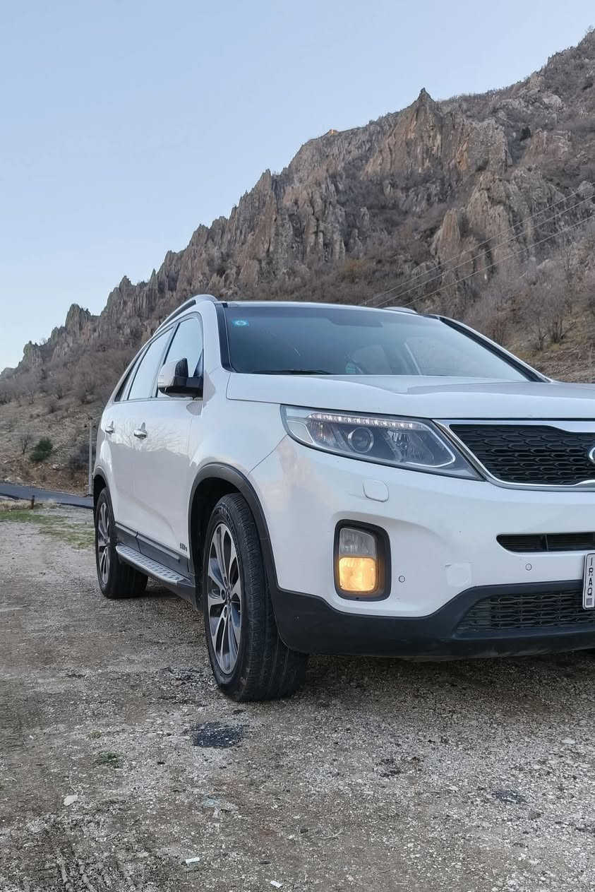 كيا سورنتو ١٣ وارد خليجي كويت  فول موصفات لمتد ١ع ١ بنراما بصمه جلد حساس امامي خلفي مري شفط تبريد ٣ قطع  رقم بغداد تحويل مباشر ٦سلندر ٧ راكب سياره بيه تبديل باب وكاله 
السعر ١٦٧ بيع فقط 
*********** واتساب
