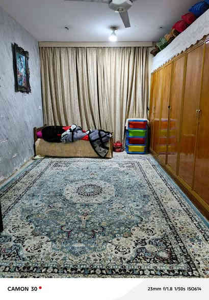 مساحه ٢٠٠ متر طابو ملك صرف  سعره جدآ  مناسب
١٦٠ وبي مجال الشراي

يحتوي علا كراج وحديقة وصاله ومطبخ وخدمات وغرفتين نوم
العنوان منطقت سويب قرب البياع موقع جدآ راقي
لبيت يرادله ملاحظات بصيطه
*********** بي واتساب او اتصال
