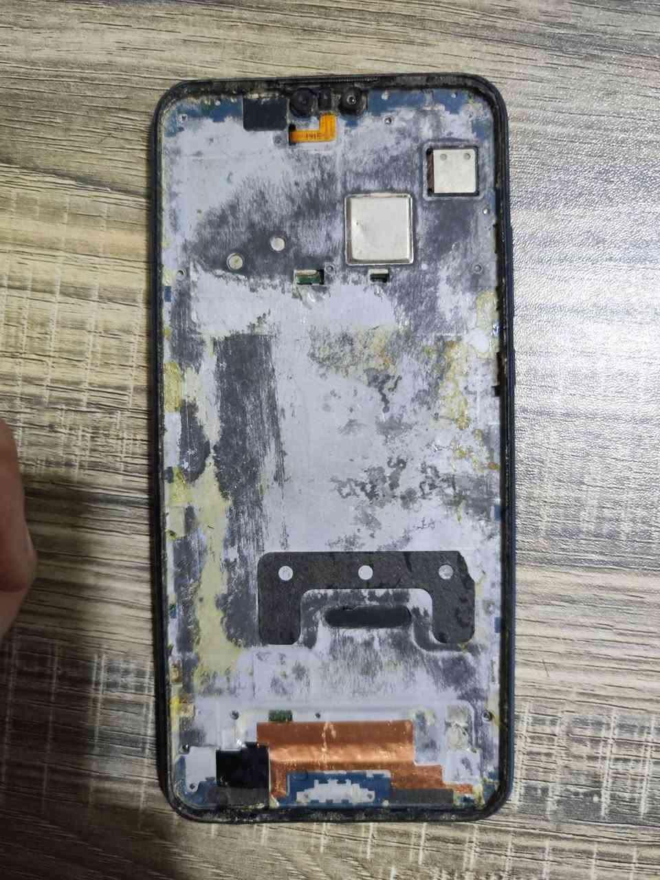 السلام عليكم هاي الا٤ اجهزه للبيع او مراوس بجهاز ابيعن كلهن سويه مكاني قبله سعرهن كلهن ب٥٠ الف 
 ٤ اجهزه 
١،ايفون ١١ برو ماكس عطلان ما اعرف شبي 
٢،ايباد ابل نقصه بس تاج شغال بس ما يلمس
٣،،جهاز هونر نقص شاشه 
٤ جهاز سوني مواصفات قويه نقص بطاريه


**إذا كنت صاحب هذا الإعلان وتريد حذفه لأي سبب، رجاءا أرسل رسالة إلى الدعم الفني**