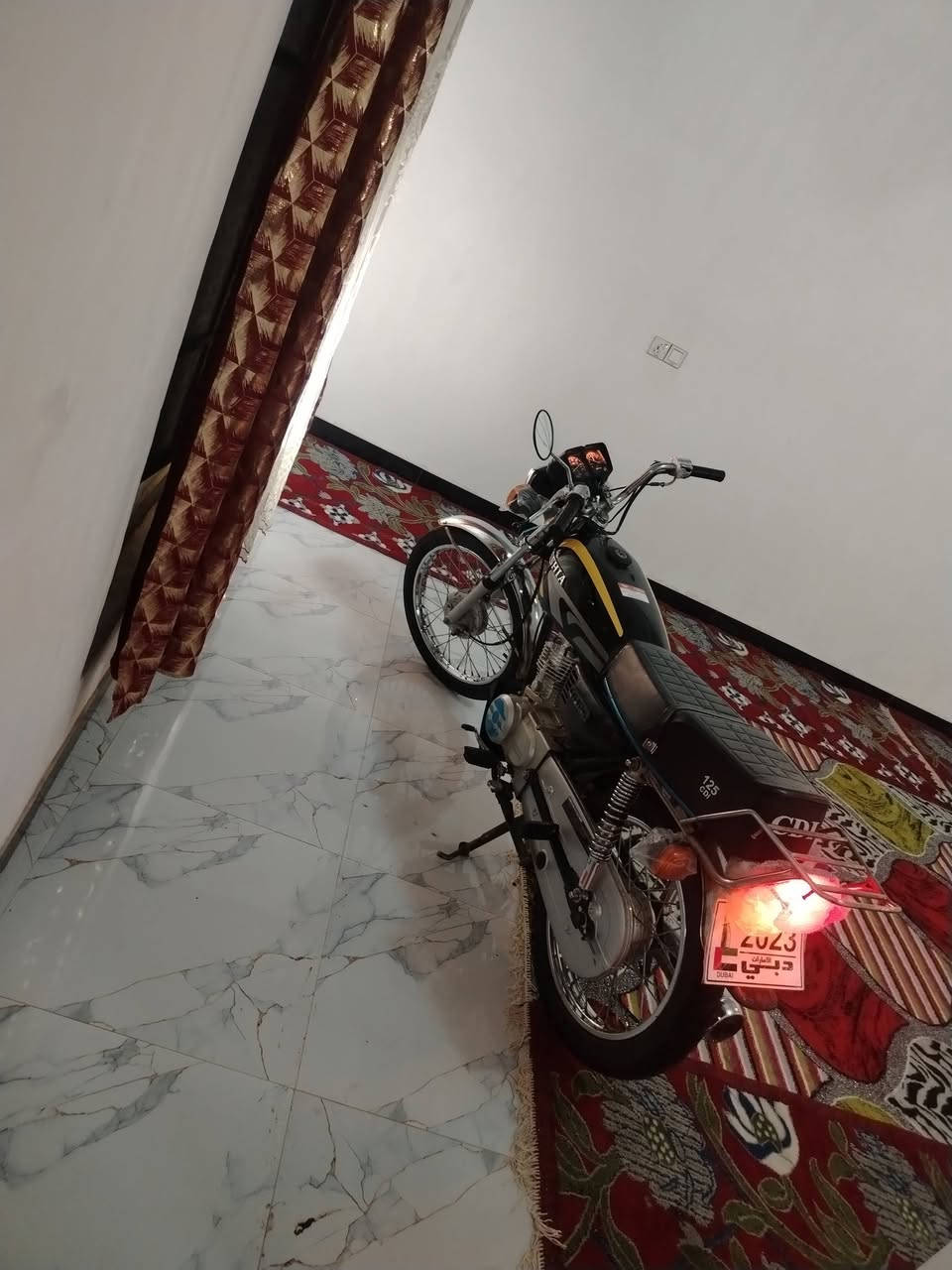 السلام عليكم شباب دراجه موديل 18 اوراق اصولي دراجه جديده وكلشي ما عايزها تعميرتهاا كله جديد كهربائية كله شغاله الدراجه برغي ما عايزها والسعر 575 وبيه مجال والشراي بيه خير ويدلل والاتصال على هذا الرقم ***********
