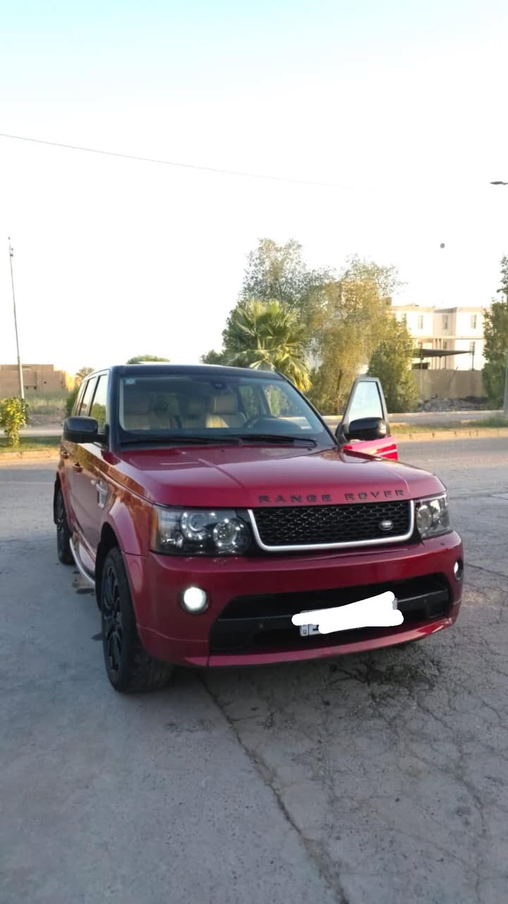 سلام عليكم 
رانج روفر للبيع 
المواصفات فول 1/1
السياره كلش نضيفه 
ماشيه ٧٠٠٠ لئن مبدل محرك جديد مال كصه 
رادار امامي خلفي حساسات فتحه جكات تصعد وتنزل 
محرك السياره ٥٠٠٠ المرغوب مو سوبر  ضرر السياره الجاملغ الي خلف السياق بي شخط علا شبر والباب الي خلف السياق شط علا شبر والجنطه مطبعه فقط فقط كلش نضيفه وعليه ادامه كامله تخم تاير جديد سعر السياره 177 وبيه مجال 
مكان السياره حله بابل الهاتف *********** والله لو مامحتاج فلوس مابيعه لئن السياره قليل تطلع ونصيفه

