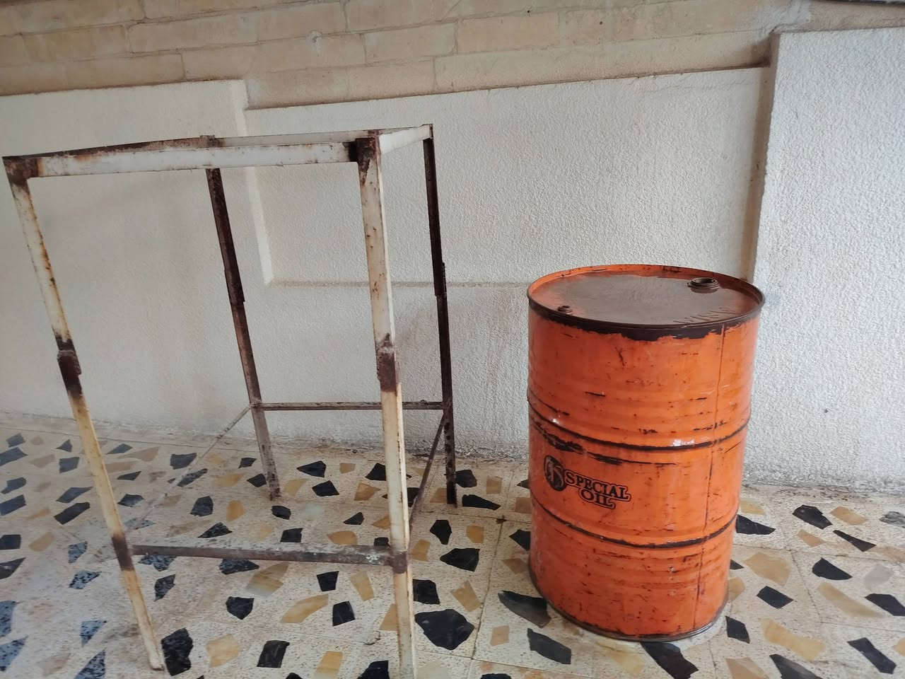 قاعدة مبردة قوية وتاكي كاز 25 ***********
