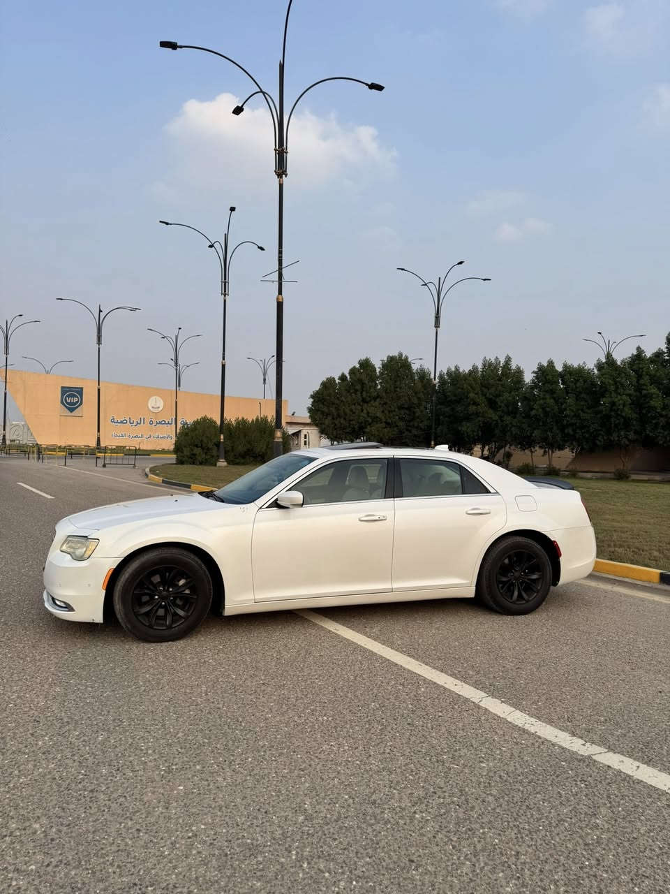 السلام عليكم
اوباما كرايسلر 300 موديل 2016، إصدار الذكرى السنوية دخول جديد كتاب ضباط رقم بغداد تحويل ثاني يوم السياره حيل جديده وأحلى من الصور السياره بيها اربع قطع صبغ من امريكا  بجم كبس كير محرك على وضع الشركة برغي ممفتوح بيهم 

المواصفات 
 بصمه 
بانوراما  
شفتات ستيرن 
تشغيل عن بعد 
تدفئةوتبريد كشنات
كشن خلفي تدفئه
تحكمات أستيرن 
مري هيتر 
تبريد قطعتين 
دمام صوت
وباقي مواصفات  المعروفه رقم بغداد تحويل ثاني يوم. 
السعر 195
مكان السياره / البصره  
للاتصال ***********
