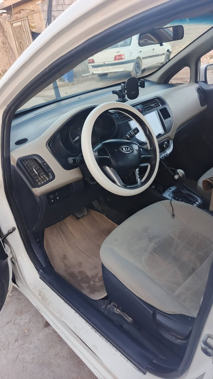 مرخصت المدير
سلام وعليكم 
كياريو 2013خليجي
مكينه1600قطرتين 
بيه جاملغين الخلفي ول امامي
رقم دولي17مثنه مالكه بل حله يريد مداور ضروري
حداديه متوصطه مكينه وكير نضاف تبرين غاز فقط
معمره ومصبوغه عام اضافه تايرات ويل شاشه جدد السياره بنجف السعر75 
***********
تجي تكلب وتفحص وتقتنع والله ومحمد وعلي وياك
