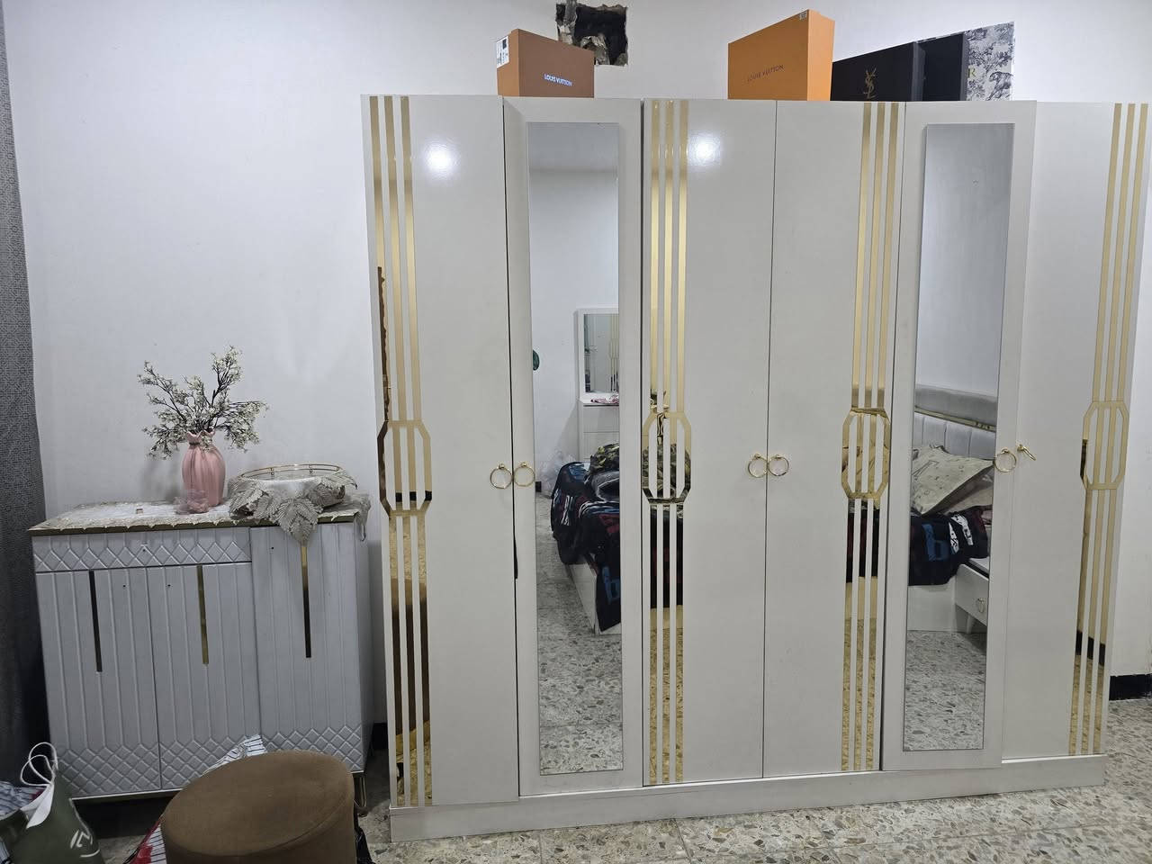 غرفه نوم نظيفه 300 
***********
