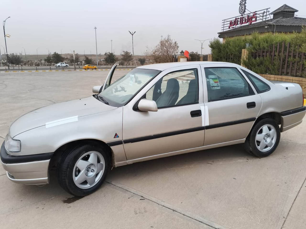 اوبل فكترا محرك ١٨ كير اوتوماتيك كير ومحرك بشرط رقم جديد سنويه بعده ما ساقط دفتر بنزين موجود بدون ضرر صبغ عام جماليه *********** كركوك, العراق
