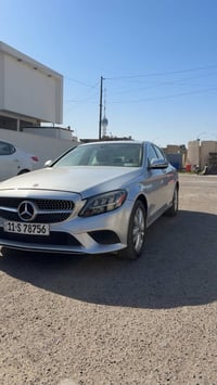 : للبيع سياره مارسيدس C300 4MATIC الموديل 2021 وارد امريكي بدون ايرباك...