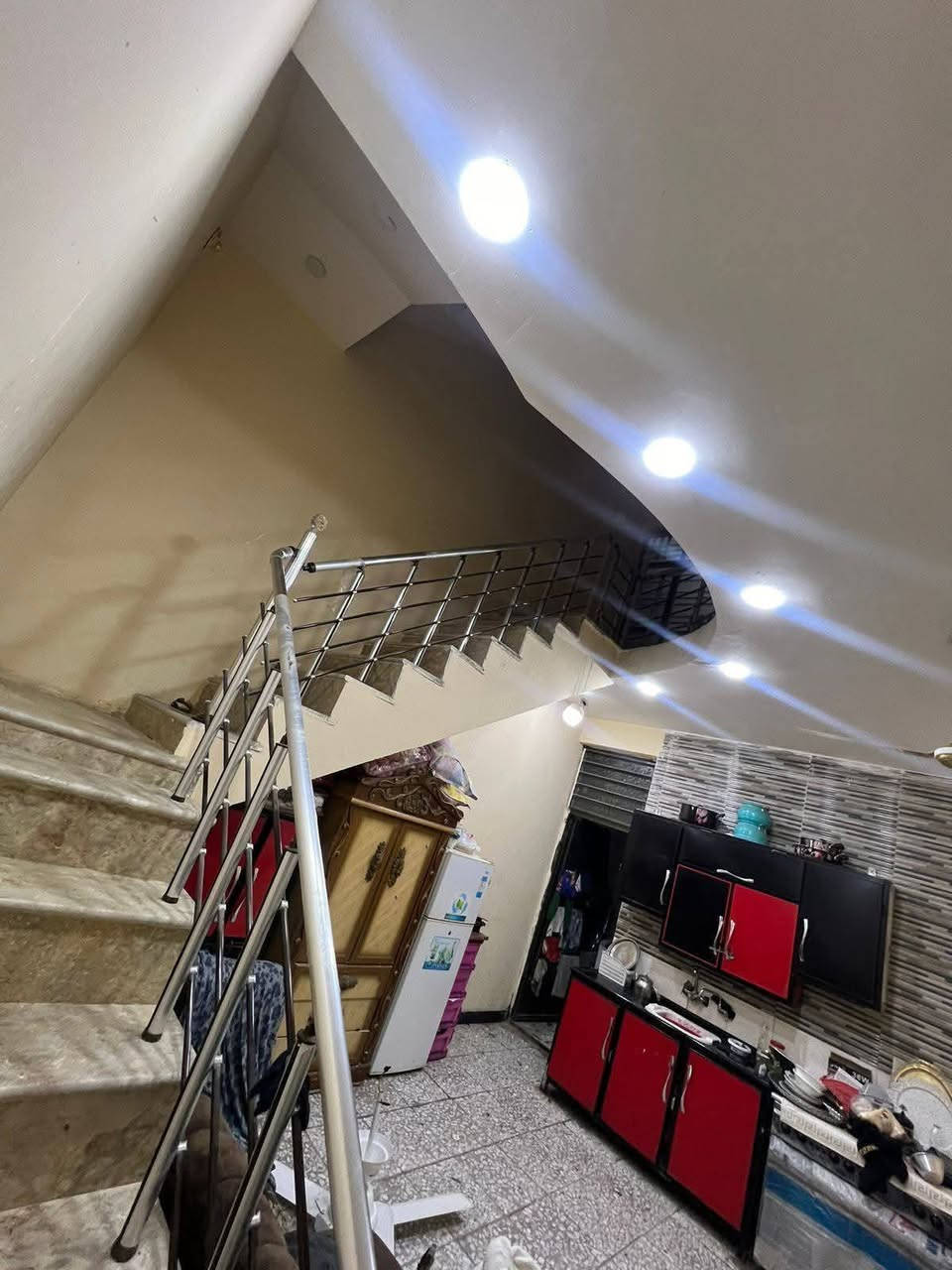 بيت للبيع البلديات شارع حسينية سيد صلاح المكصوصي مساحة ١٠٠ متر  ٥ × ٢٠ بناء ٢٠٢٣ الطابق الأول استقبال صاله وغرفة  نوم الطابق الثاني غرفتين وصاله
نقص البيتونه فقط مسقفه سندويش الاستفسار على هذه الأرقام يوجد واتساب 
***********

***********
بيت للبيع البلديات شارع حسينية سيد صلاح المكصوصي مساحة ١٠٠ متر  ٥ × ٢٠ بناء ٢٠٢٣ الطابق الأول استقبال صاله وغرفة  نوم الطابق الثاني غرفتين وصاله
