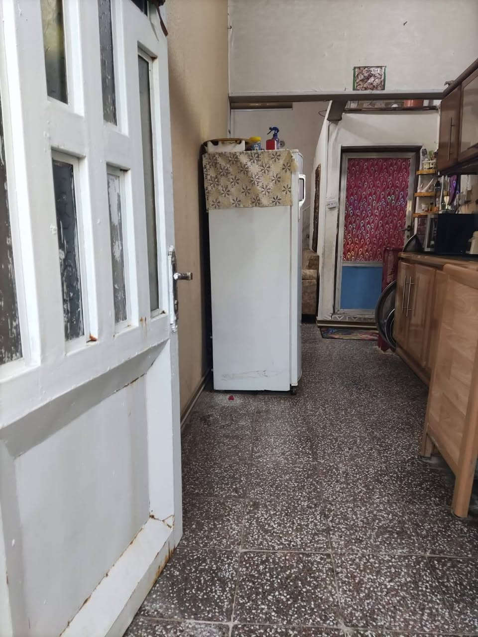 السلام عليكم 
بيت الرهن  مع الاثاث  في شارع المطار الجديد مقابل بانزين خانة الريبال داخل الفرع  المساحه 132 متكون من  استقبال وصاله ومطبخ وغرفه نوم عدد 2 صحيات داخل وخارج السعر 20 مدة سنه قابل للتجديد 
***********
***********
