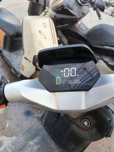 دراجه سوبر  كفاله عامه حته    من شخط 
ماشيه73      سعر950  محال بسيط   

تواصل ***********
