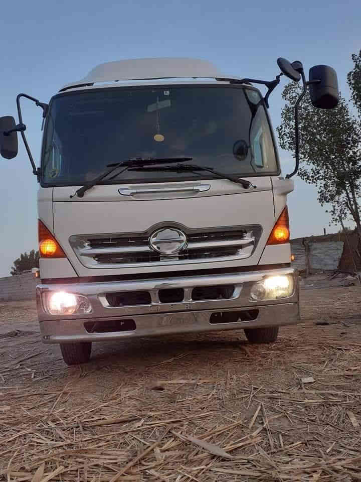 سلام عليكم سياره هينو شيطان بسمي موديل 2003 ناصريه سوق الشيوخ سعر ب300ورقه مكفوله كفاله عامه رقم السياره بغداد ***********
