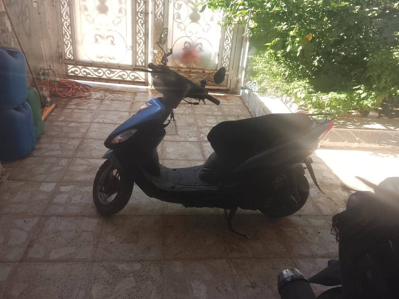 سلام علايكم درجه منغوالي درجه جديده بس سلاف ناقص  فقاط بقي كاله شغال سعر300بيه مجال بصيط  مكني حسينيه  رقم ***********
