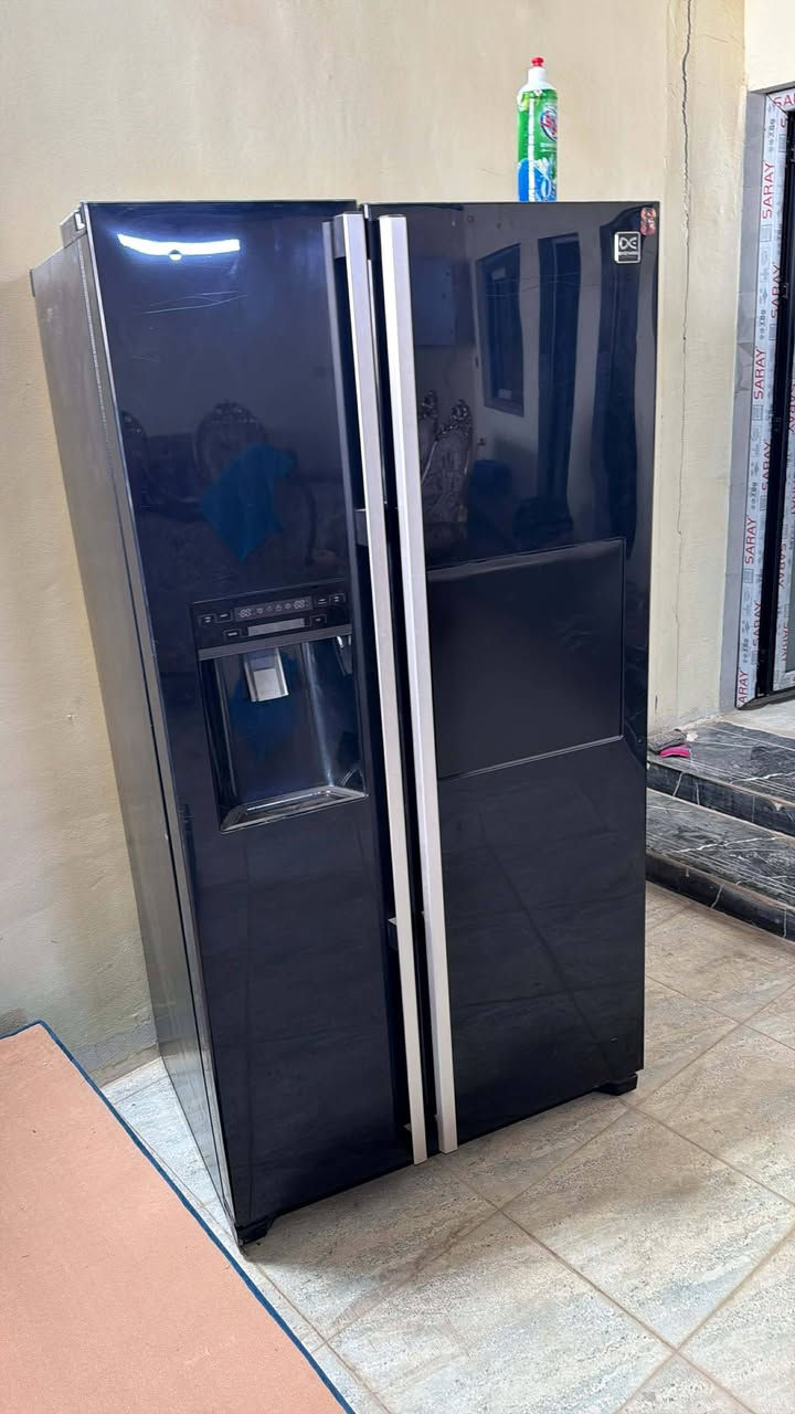 للبيع ثلاجات 
العنوان الديوم شارع 60
توصل على رقم ***********
