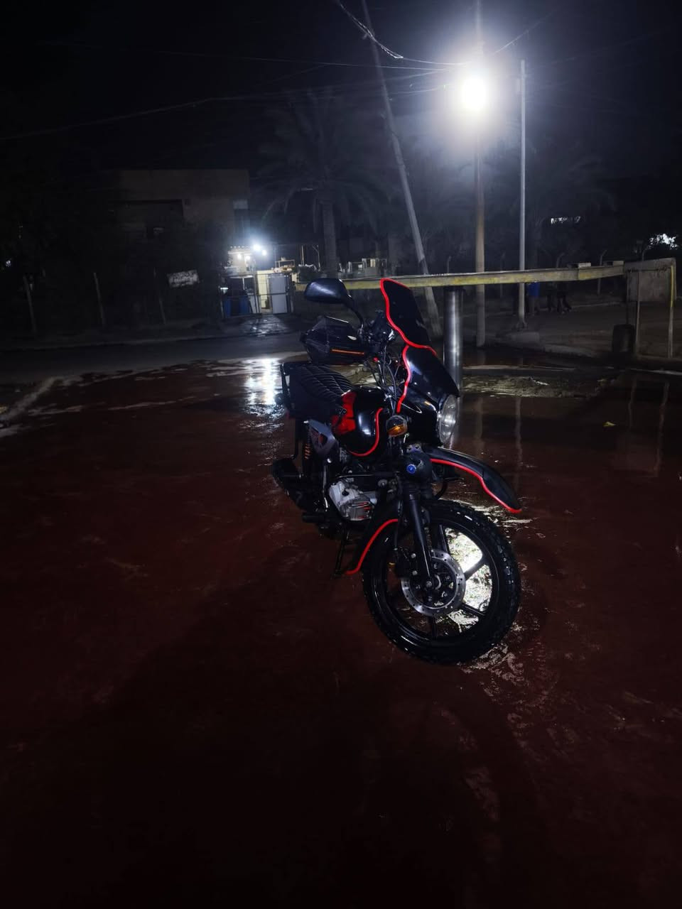 سلام عليكم بوكسر 23 دراجه خير من الله ناعمه  زيرو ماشيه 17000 بدون اوراق تجي وتشوف بعينك سعره مليون وميتين 
***********
