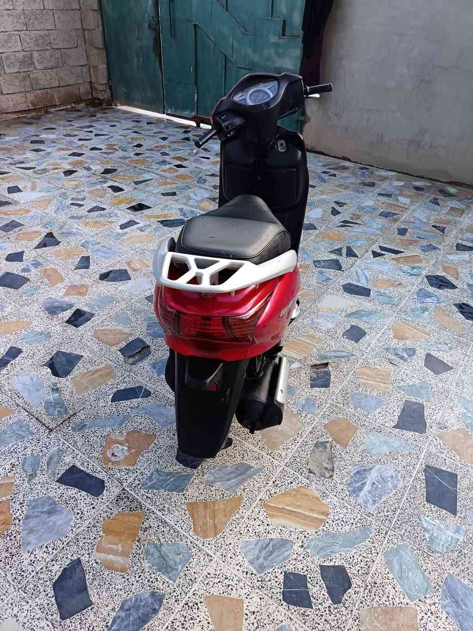 ليدي حديث مفتوح السعر 900 وبي مجال ***********
