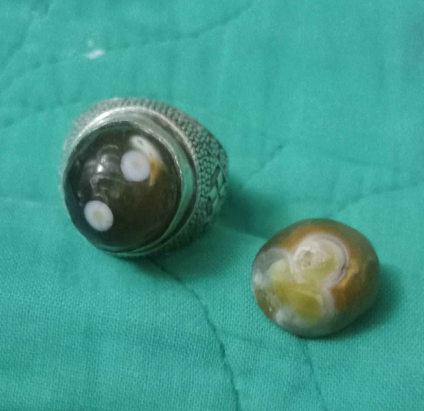 سليمانيات للبيع
او مراوس حسب القناعه داخل الخاتم من الاسفل حجر در النجف وحجر صيني مع نقشه الخاص به  ومنقوش على الخاتم  السليماني  وورث سليمان داوود 

صياغه هنديه


**إذا كنت صاحب هذا الإعلان وتريد حذفه لأي سبب، رجاءا أرسل رسالة إلى الدعم الفني**