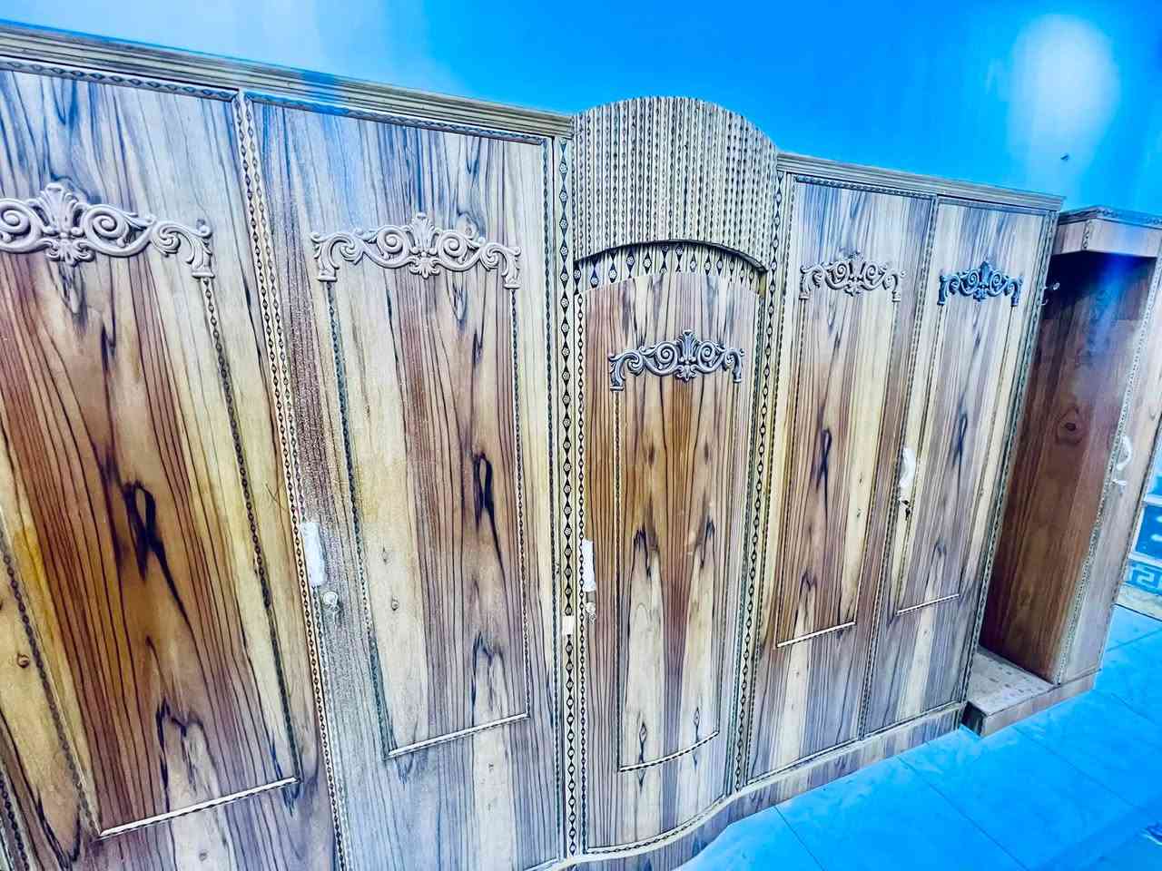 السلام عليكم غرفه اخشاب غير مستخدمه مكاني ابي غرق قرب الجامع سعرها 625 الف ***********
