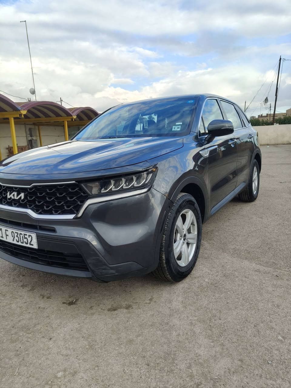 السلام عليكم سورنتو موديل 23 امريكيه حادث وباب وجاملغ  بدون دواخل سياره فورويل مكينه 2500 سبعه راكب ثلاث قطع تبريد باقي السياره كفاله عامه رادارات مكان بغداد ناحيه الراشيد الرقم *********** واتساب السعر خاص
